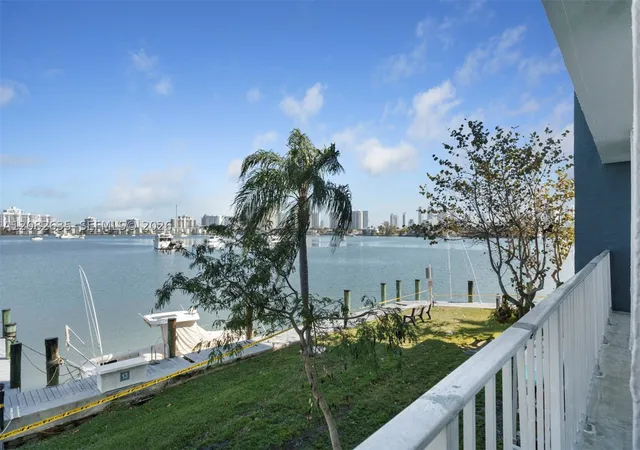 16558-ne-26th-avenue-2g-north-miami-beach-fl-33160/hzid_40d64e1f