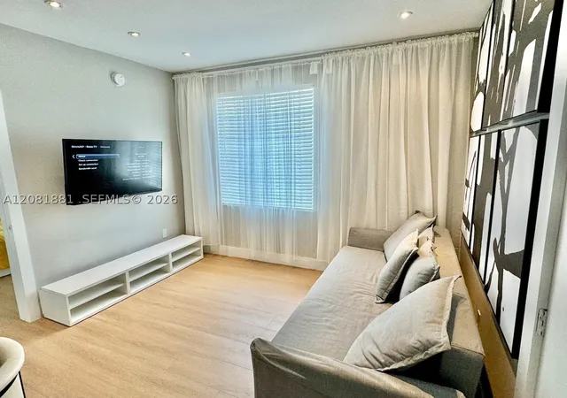 750-collins-ave-206-miami-beach-fl-33139/hzid_8a81b065