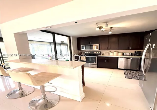 671-ne-195th-street-227-e-miami-fl-33179/hzid_5588104a