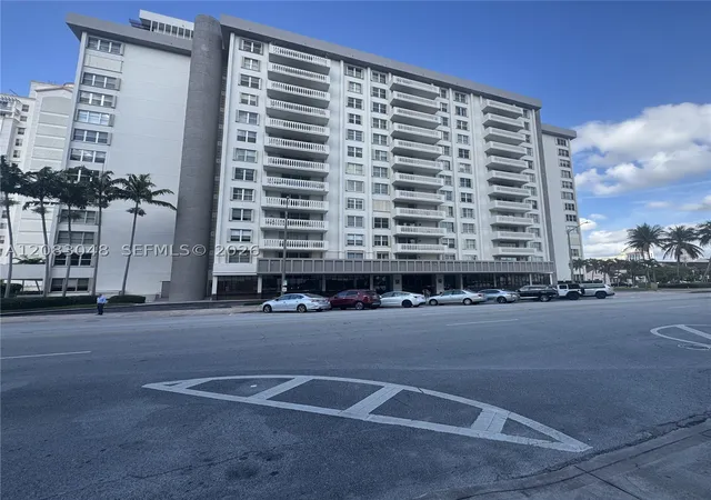 625-biltmore-way-1103-coral-gables-fl-33134/hzid_a547345e