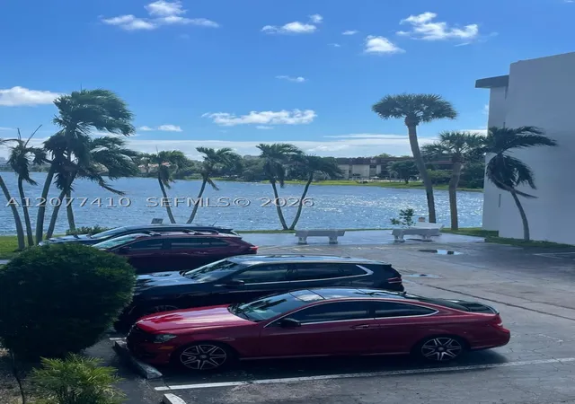 445-ne-195th-street-226-miami-fl-33179/hzid_e2d047f1