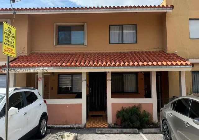 2770-w-61st-place-204-hialeah-fl-33016/hzid_6eb2c874