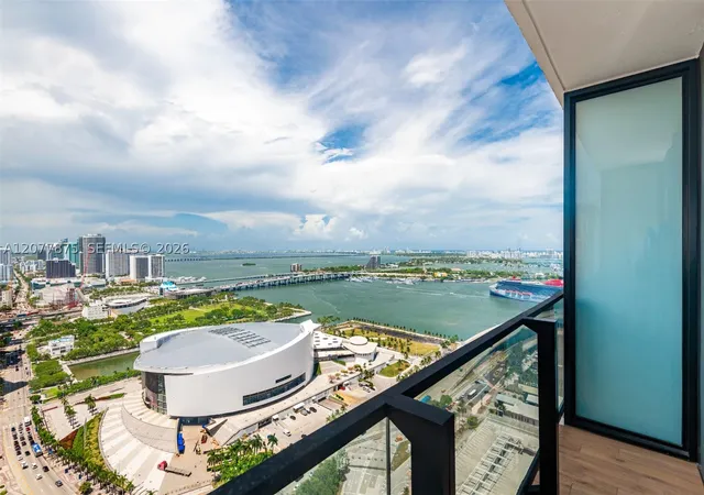 398-ne-5th-street-3104-miami-fl-33132/hzid_e6edb18a