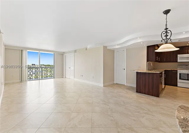 13155-ixora-ct-905-north-miami-fl-33181/hzid_53e096a2