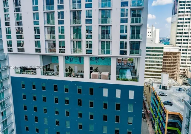 227-ne-2nd-street-3001-miami-fl-33132/hzid_0672994d