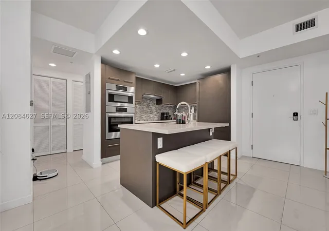 7825-nw-107th-avenue-507-doral-fl-33178/hzid_798830f2