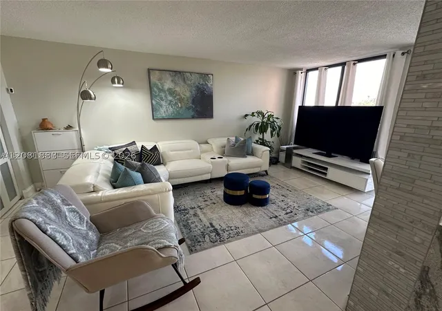 9410-w-flagler-st-410-miami-fl-33174/hzid_1d0c5b70