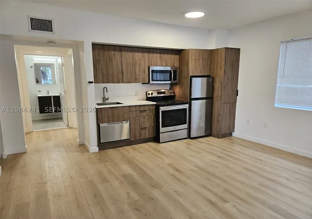 557-michigan-ave-211-w-parking-miami-beach-fl-33139/hzid_5504600d