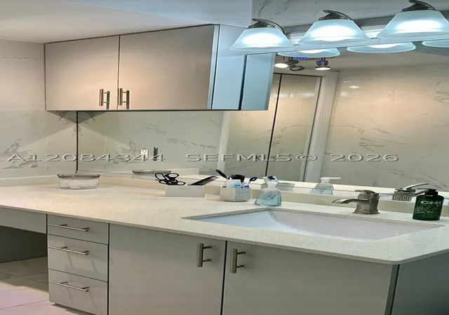 329-se-3rd-street-405t-hallandale-beach-fl-33009/hzid_f45a1939