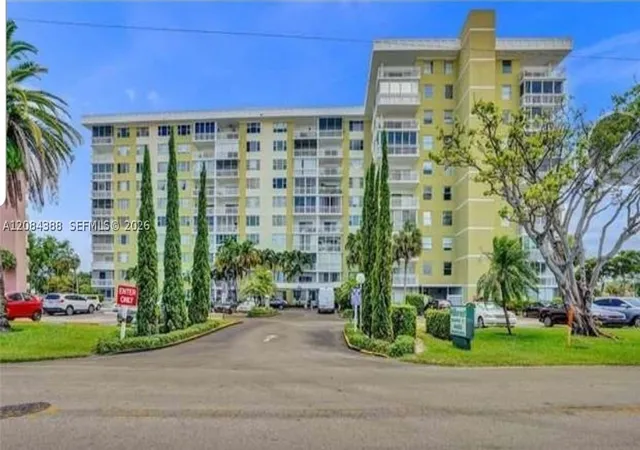 4400-hillcrest-dr-300-b-hollywood-fl-33021/hzid_2d8112ae