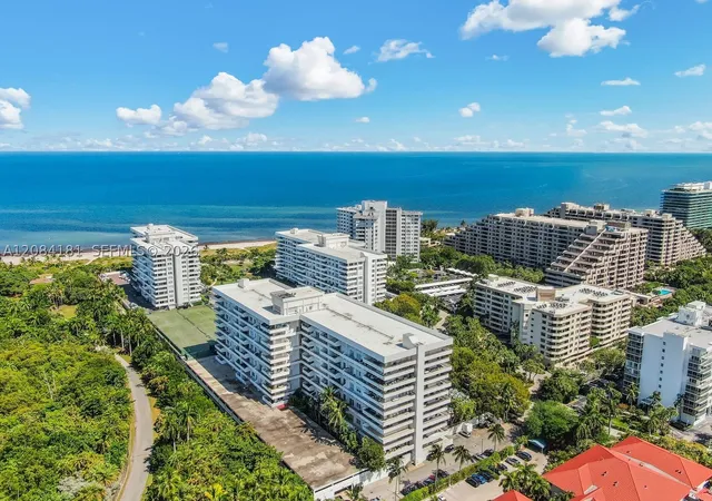 155-ocean-ln-dr-103-key-biscayne-fl-33149/hzid_753b4871