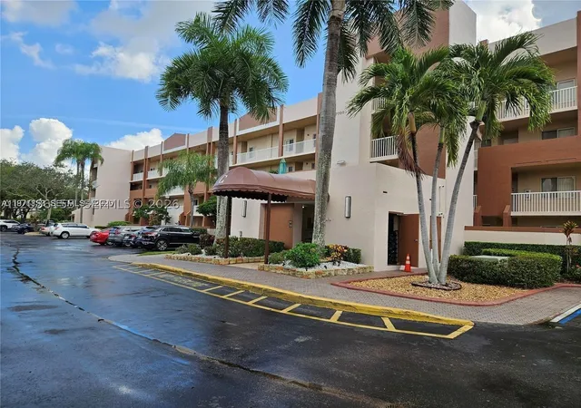 7730-granville-dr-202-tamarac-fl-33321/hzid_df33ebf5