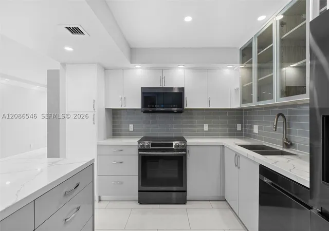 701-three-islands-blvd-411-hallandale-beach-fl-33009/hzid_35653c28