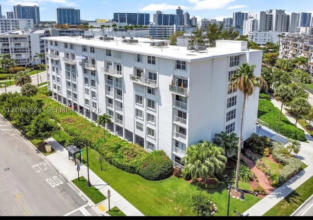 17800-atlantic-blvd-204-sunny-isles-beach-fl-33160/hzid_320230ce