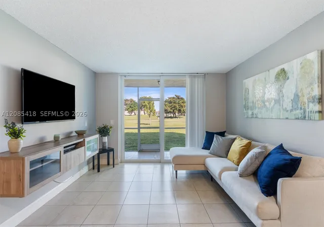 9761-sunrise-lakes-blvd-107-sunrise-fl-33322/hzid_fc36cbc2