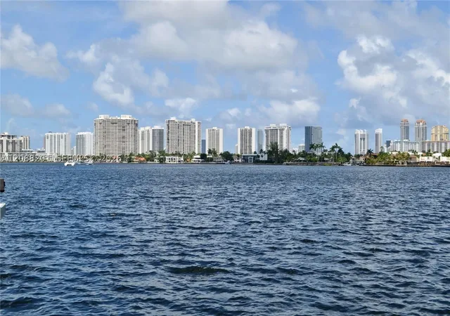 16570-ne-26th-avenue-4d-north-miami-beach-fl-33160/hzid_c3625d80