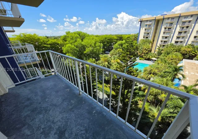 4550-nw-9th-street-605e-miami-fl-33126/hzid_7830d878