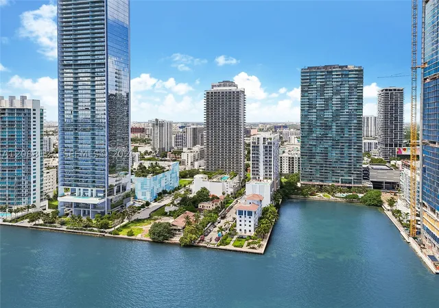 600-ne-27th-street-704-miami-fl-33137/hzid_c2ebd5f0
