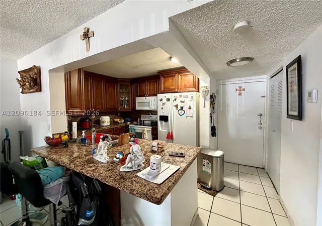 5201-nw-7th-street-104-miami-fl-33126/hzid_a888b45d