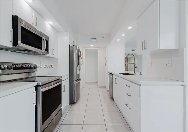 16485-collins-ave-338-sunny-isles-beach-fl-33160/hzid_62ea0895