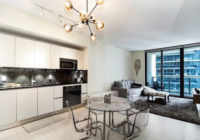 1010-brickell-ave-2508-miami-fl-33131/hzid_24efea9e