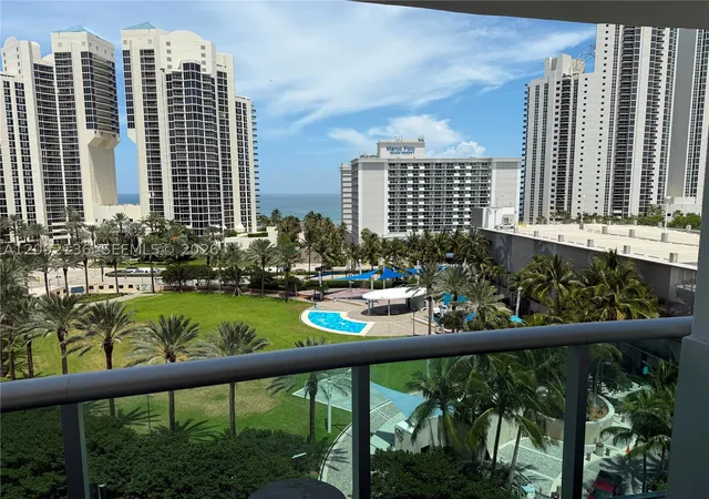 19370-collins-ave-911-sunny-isles-beach-fl-33160/hzid_d0557a04