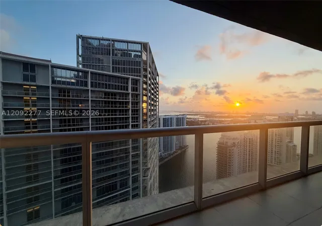 495-brickell-ave-5106-miami-fl-33131/hzid_6363c808