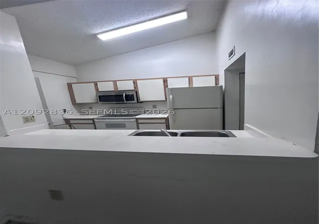 2890-n-oakland-forest-dr-202-oakland-park-fl-33309/hzid_96bd4724