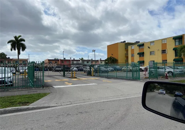 666-w-81st-street-127-hialeah-fl-33014/hzid_6847001e