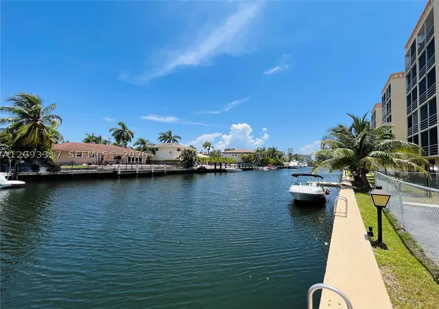 2935-ne-163rd-street-5p-north-miami-beach-fl-33160/hzid_32069611
