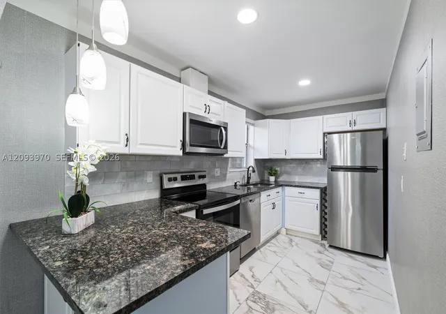 236-lake-dora-dr-236-west-palm-beach-fl-33411/hzid_f3aed68b
