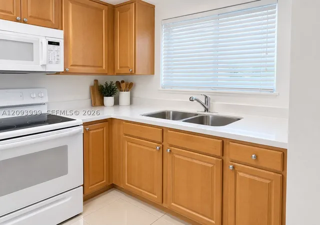 770-ne-128th-street-102-north-miami-fl-33161/hzid_6013de91