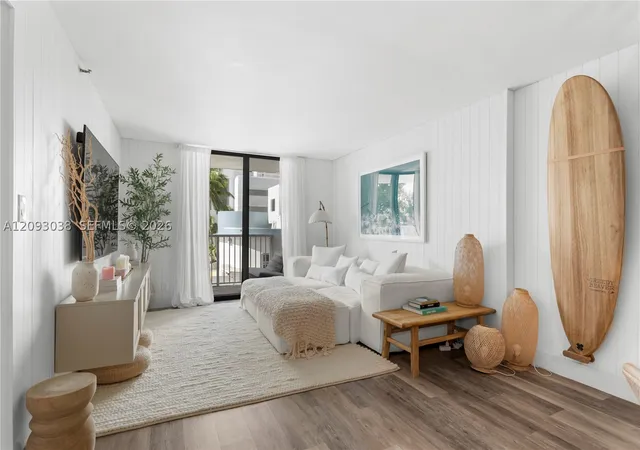 4301-collins-ave-207-miami-beach-fl-33140/hzid_68e224fb