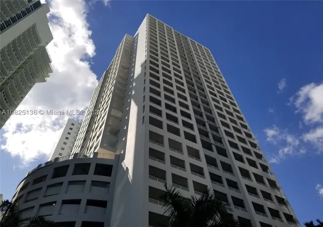 170-se-14th-st-1407-miami-fl-33131/hzid_5e1307ee