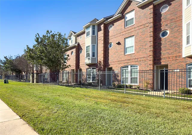 305-holleman-dr-e-302-college-station-tx-77840/hzid_519d8bab
