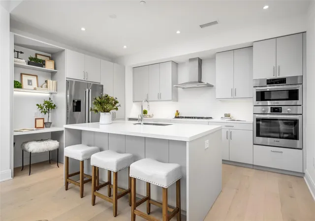 2323-w-main-st-305-houston-tx-77098/hzid_cbf00605