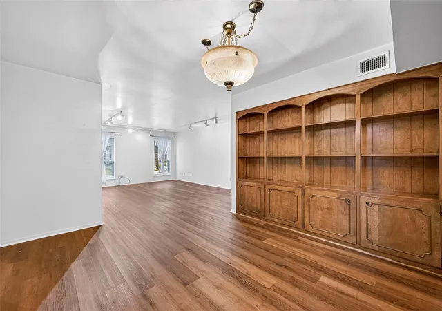 359-n-post-oak-ln-122-houston-tx-77024/hzid_6ae340ef
