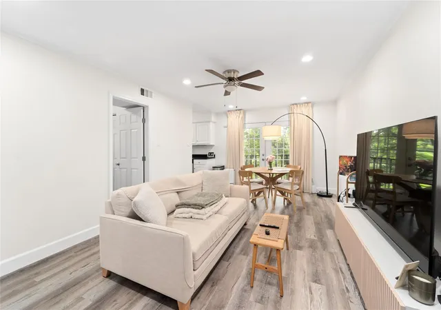 8223-kingsbrook-rd-212-houston-tx-77024/hzid_df59d7d7