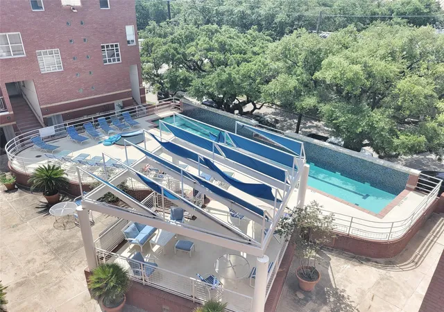 4004-montrose-blvd-17d-houston-tx-77006/hzid_68785a65