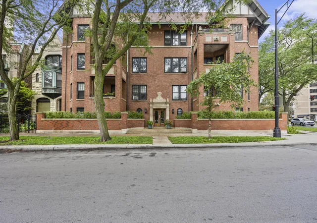 5100-s-hyde-park-blvd-2d-chicago-il-60615/hzid_cc74ce65