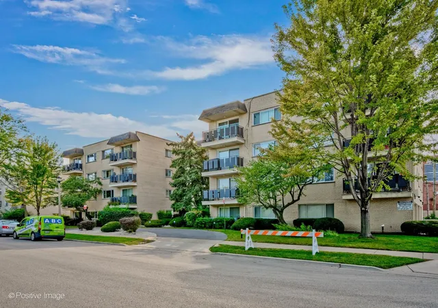 8230-elmwood-ave-102-skokie-il-60077/hzid_9f66fb13