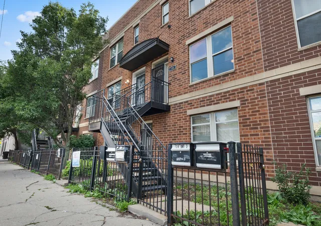 738-s-kedzie-ave-2-chicago-il-60612/hzid_cbd9fd4b