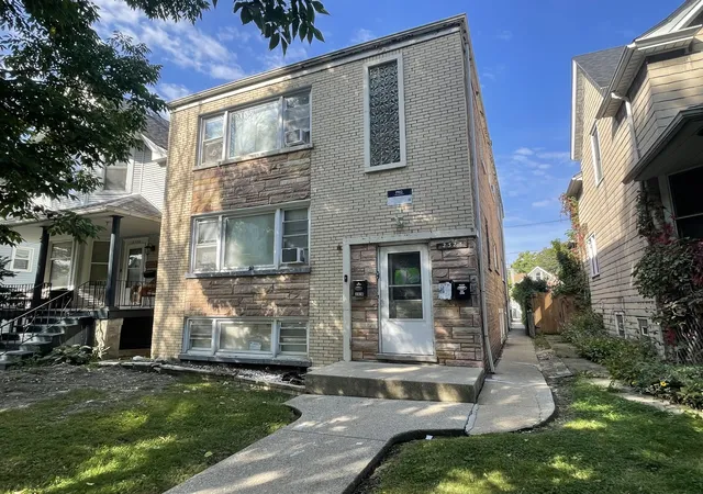 2328-n-lawndale-ave-chicago-il-60647/hzid_572e1ede