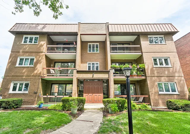 9619-kedvale-ave-301-oak-lawn-il-60453/hzid_8b1ed1cc