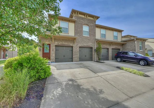 2437-ambrato-way-ft-mitchell-ky-41017/hzid_cdad84e1