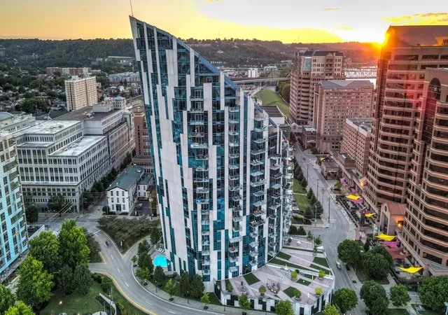 1-roebling-way-406-covington-ky-41011/hzid_f66b1bfe