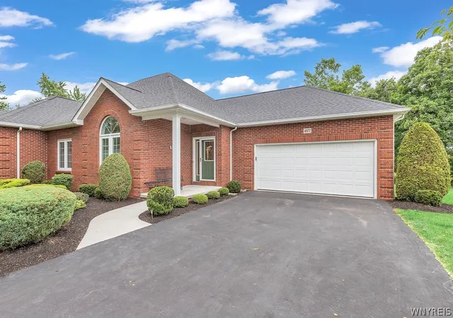 4877-waterford-pl-lockport-town-ny-14094/hzid_a41b8e94