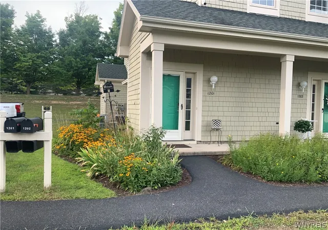 1201-greymoor-baldwinsville-ny-13027/hzid_c2cca313