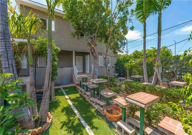 736-w-41st-place-los-angeles-ca-90037/hzid_f56e0c62