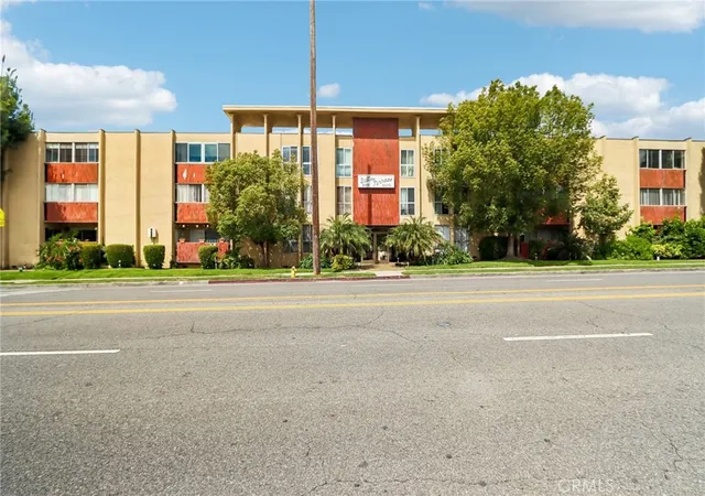 6225-coldwater-cyn-ave-102-north-hollywood-ca-91606/hzid_e10e899c